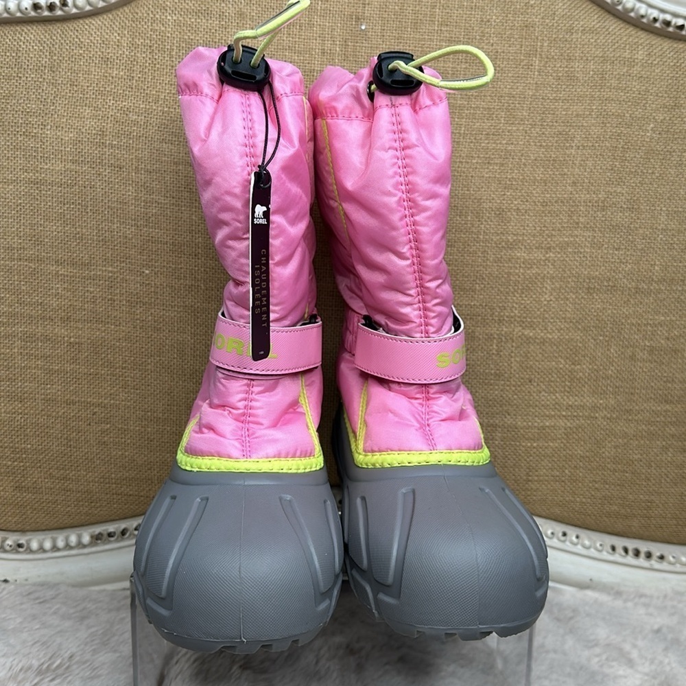 Sorel | FLURRY™ YOUTH BOOT in Blooming Pink/ Chrome Grey Size 6 - Picture 4 of 12